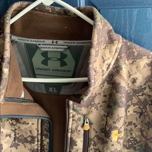 XL under armour digital camp jacket